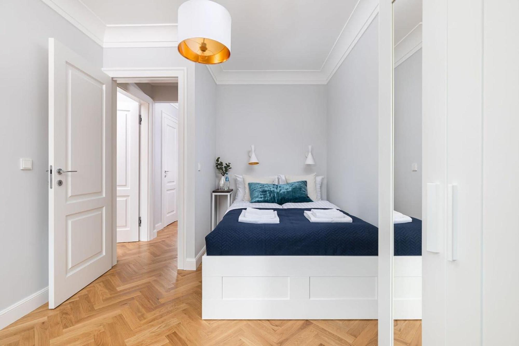 Plac Zamkowy - Apartment With City View By Noclegi Renters Варшава Екстериор снимка