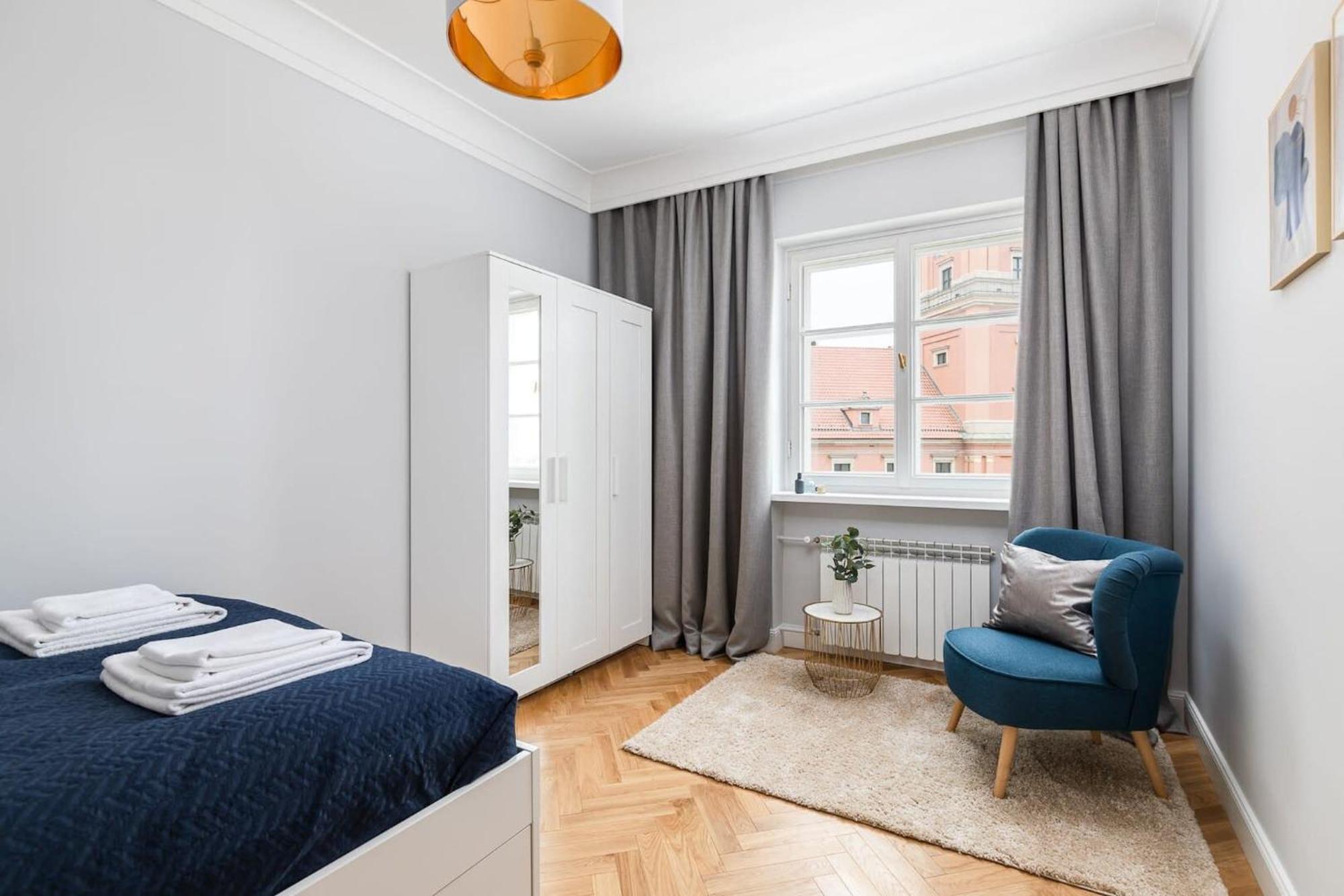 Plac Zamkowy - Apartment With City View By Noclegi Renters Варшава Екстериор снимка